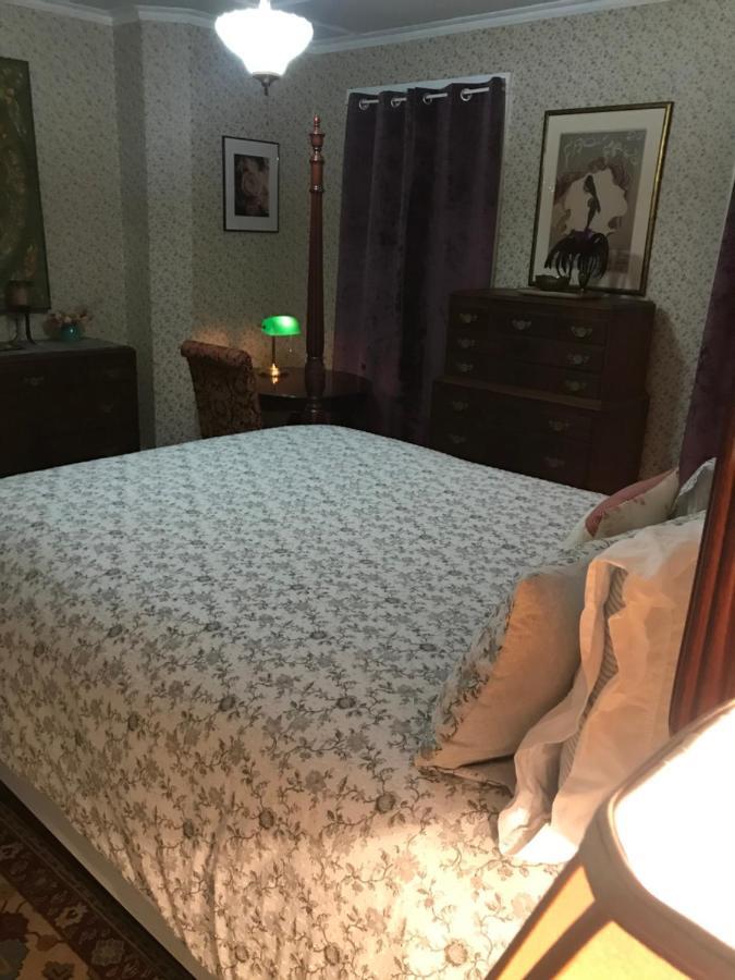 Bel'S Inn Bed And Breakfast Кінгстон Екстер'єр фото